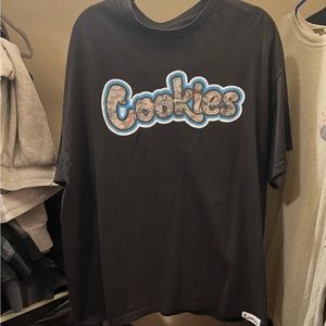 black cookies shirt